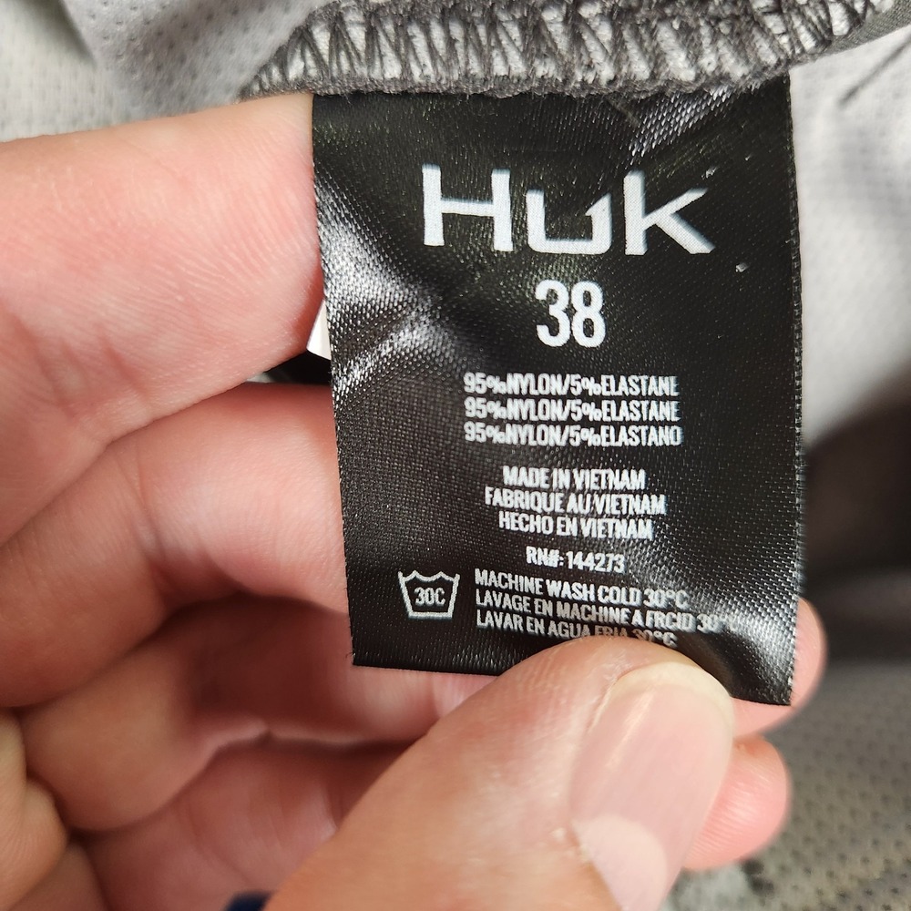 Huk Men's Performance Fishing Cargo Shorts Gray 38W NWT - Picture 8 of 8